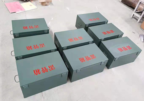 玛沁炸药箱和雷管箱一般是怎么存放的？
