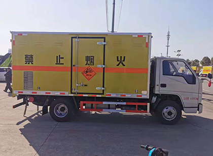 玛沁爆破器材运输车技术升级与安全合规新趋势