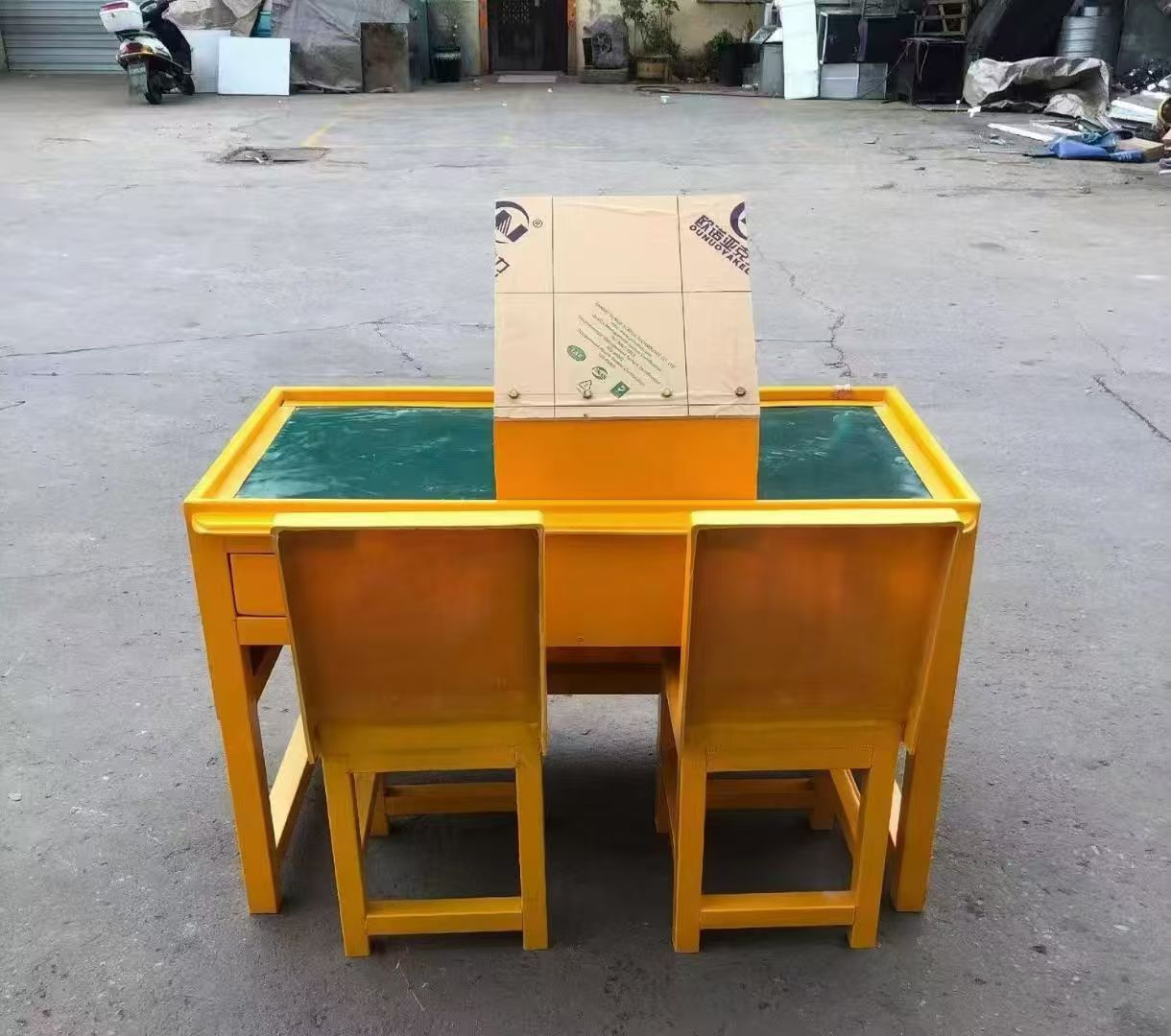 玛沁防静电导通桌井下煤矿火工品发放桌：危险品流转的安全守护者